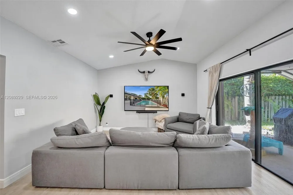 1871 NW 107th Ave Plantation, FL 33322