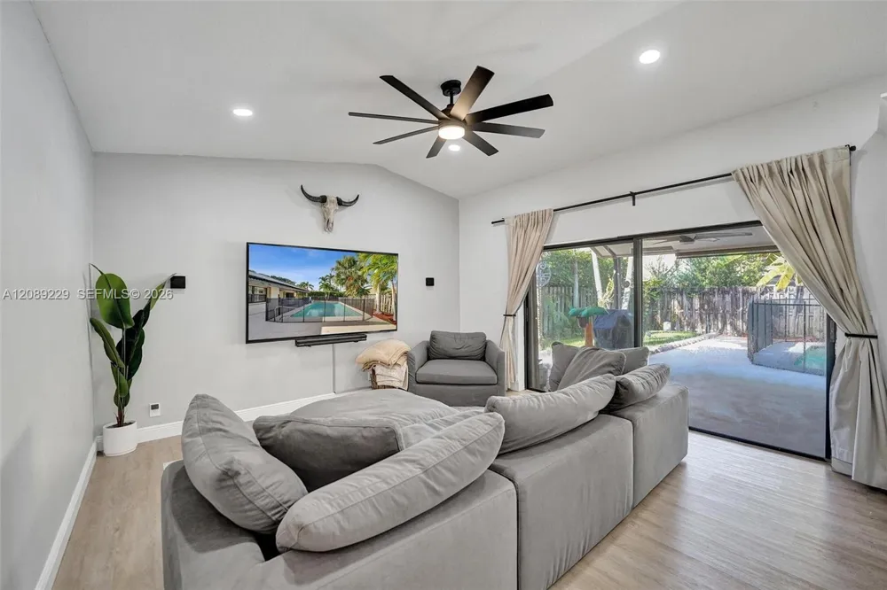 1871 NW 107th Ave Plantation, FL 33322