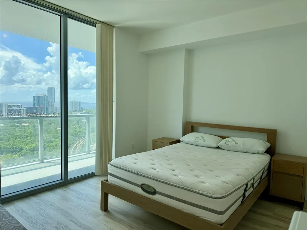 79 SW 12th St #3005 Miami, FL 33130