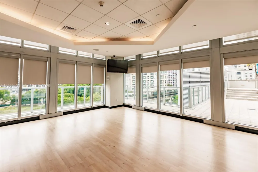 79 SW 12th St #3005 Miami, FL 33130