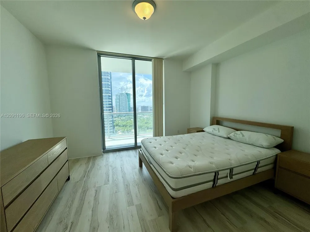 79 SW 12th St #3005 Miami, FL 33130