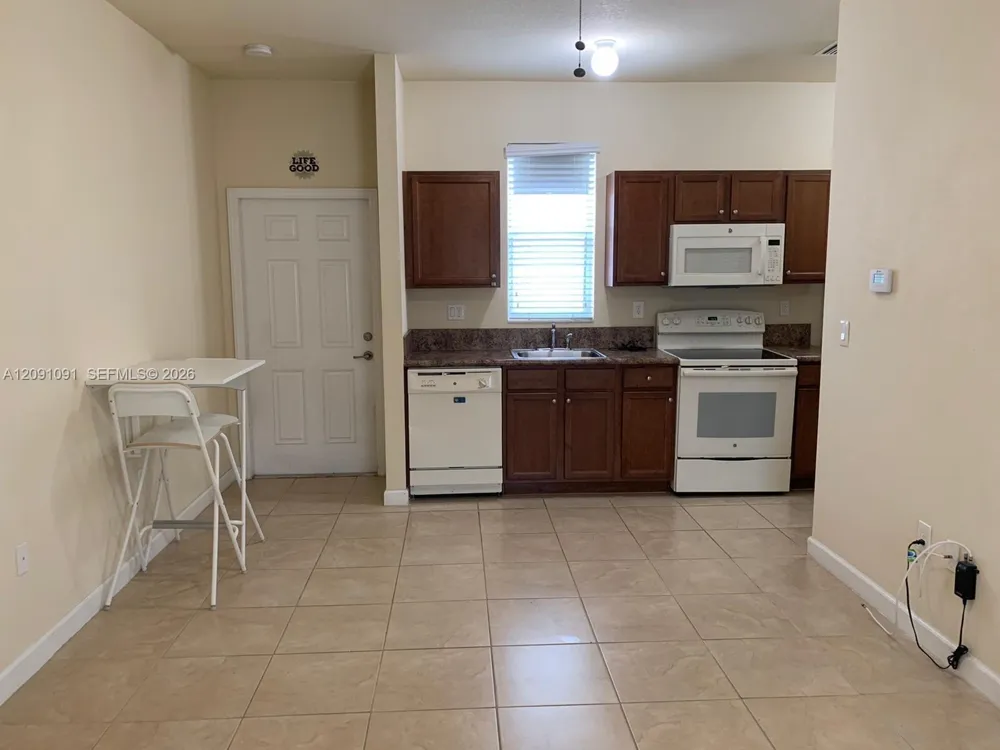 17087 SW 93rd St #0 Miami, FL 33196