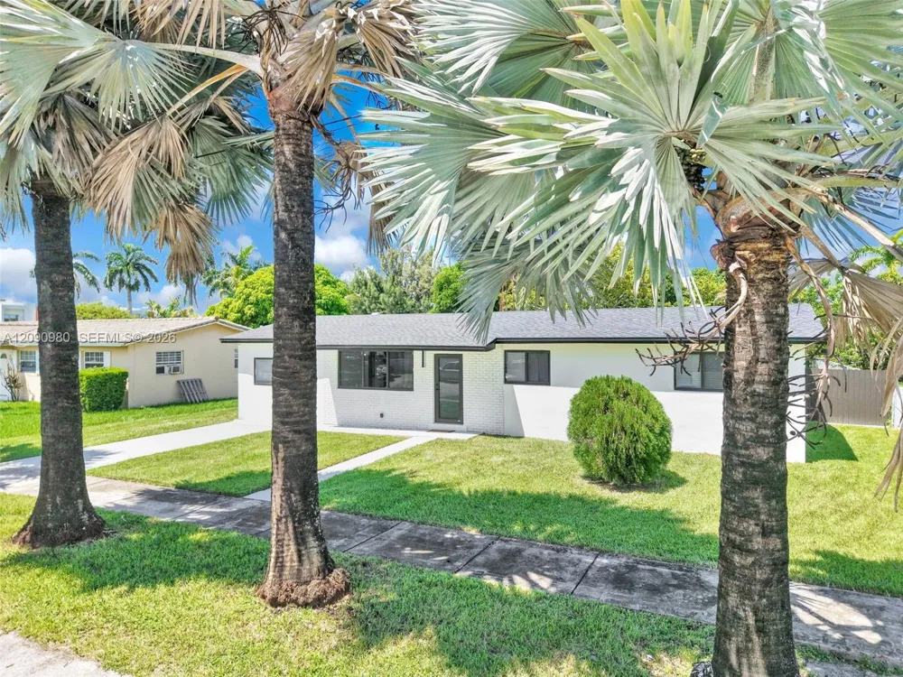 51 NW 161st St Miami, FL 33169