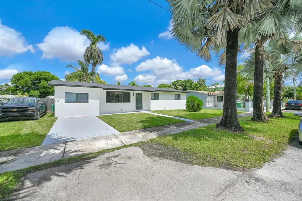 51 NW 161st St Miami, FL 33169