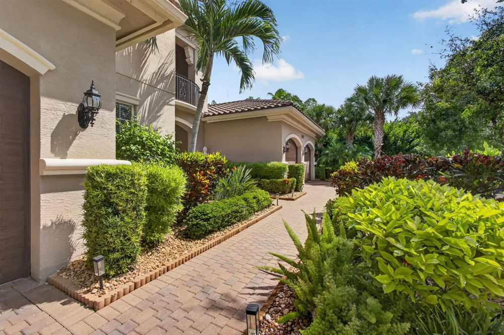 11117 Lynwood Palm Way Palm Beach Gardens, FL 33412