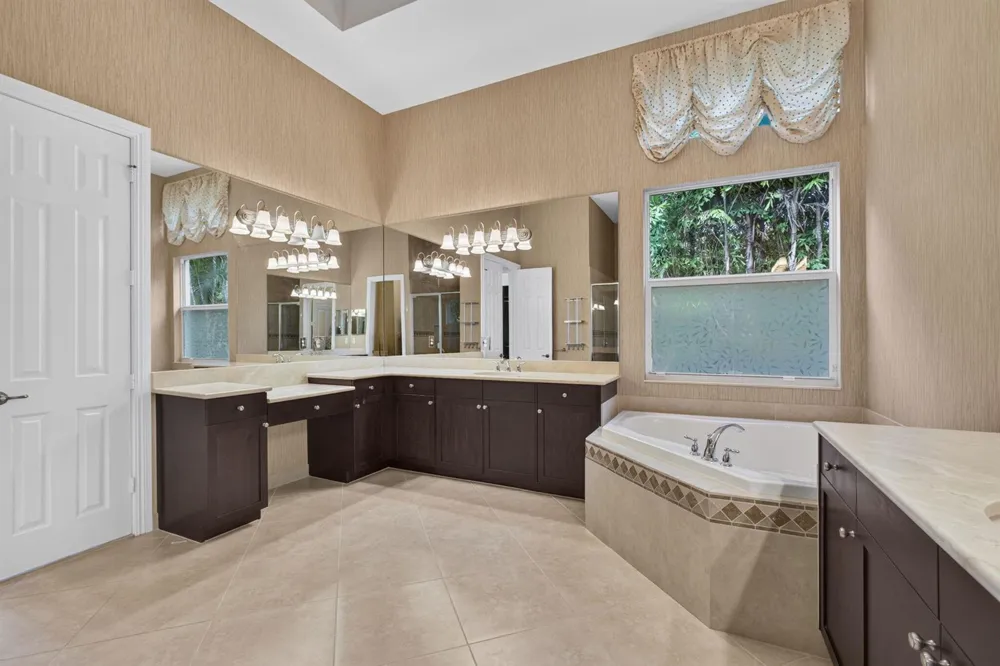 11117 Lynwood Palm Way Palm Beach Gardens, FL 33412