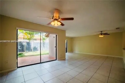 8818 SW 113th Place Cir E #. Miami, FL 33176