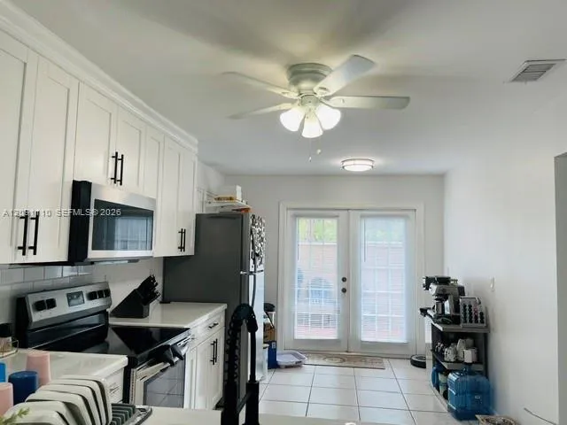 8818 SW 113th Place Cir E #. Miami, FL 33176