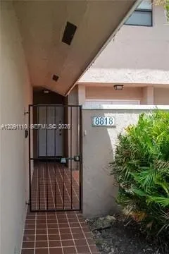 8818 SW 113th Place Cir E #. Miami, FL 33176