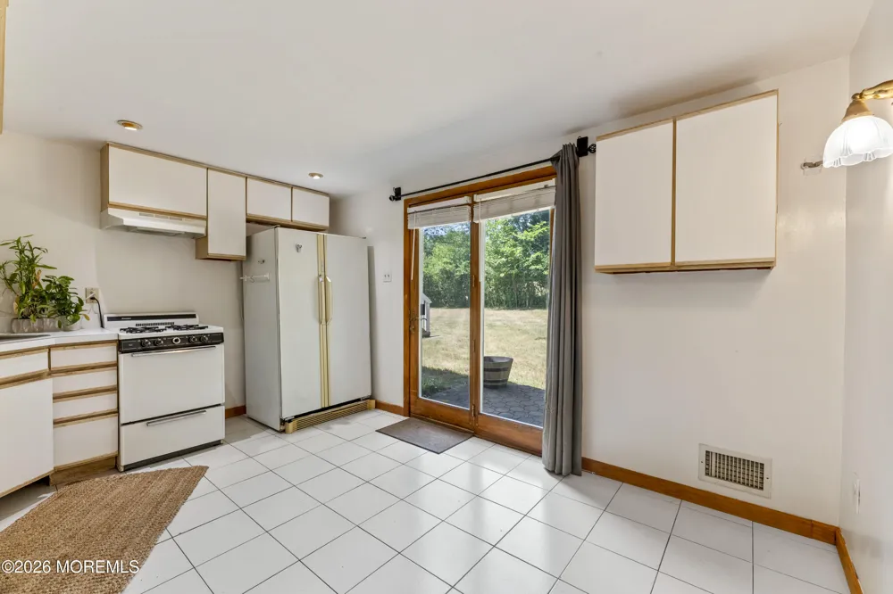 5 Yale Court East Brunswick, NJ 08816