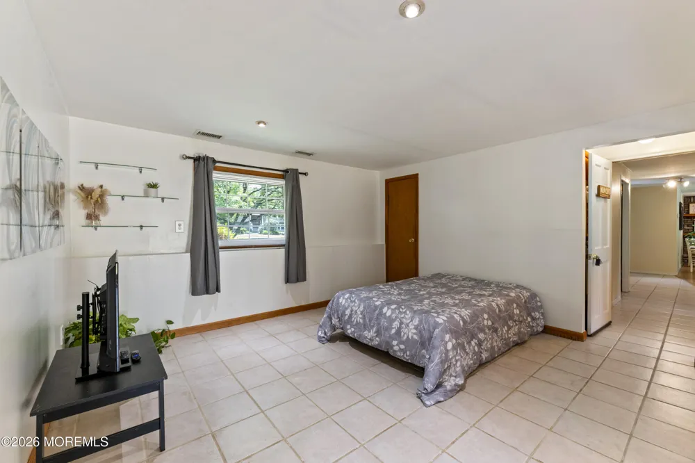 5 Yale Court East Brunswick, NJ 08816