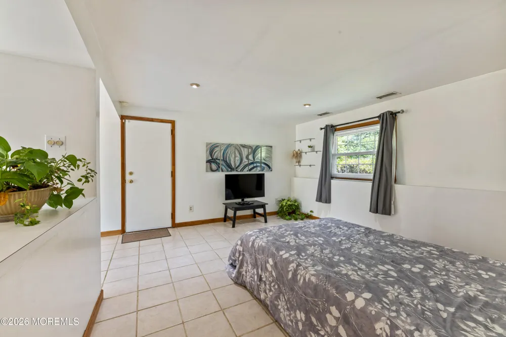 5 Yale Court East Brunswick, NJ 08816