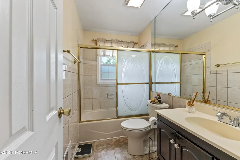 5 Yale Court East Brunswick, NJ 08816