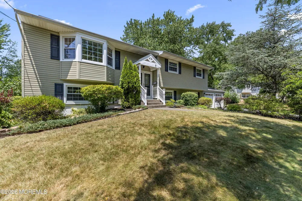 5 Yale Court East Brunswick, NJ 08816