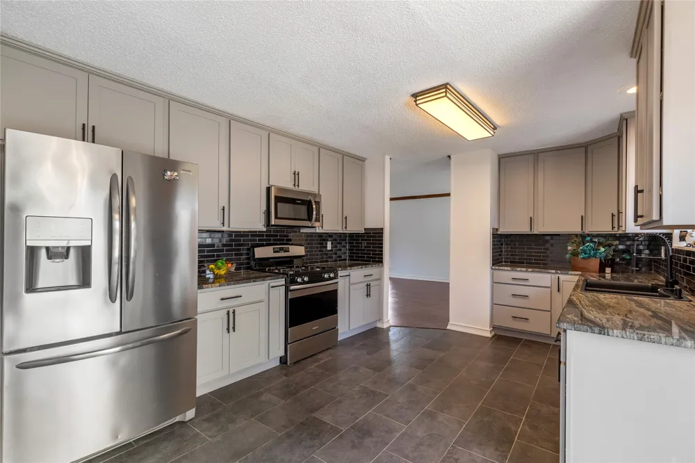 7217 Mccoy Drive Watauga, TX 76148