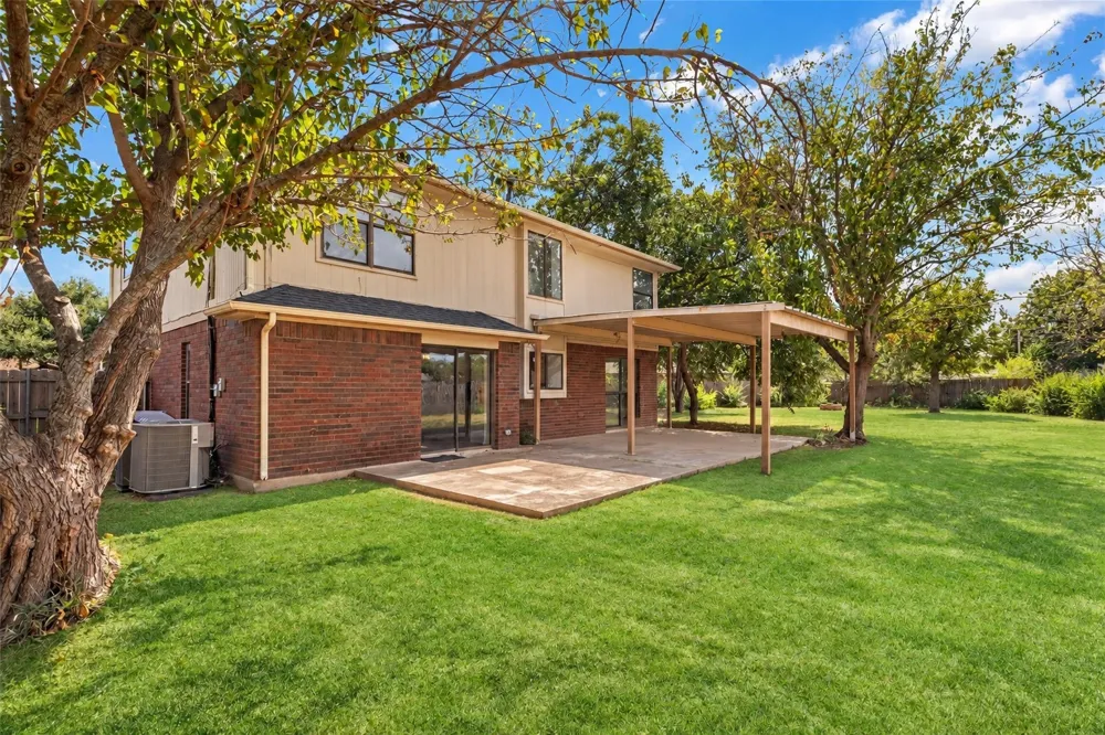 7217 Mccoy Drive Watauga, TX 76148