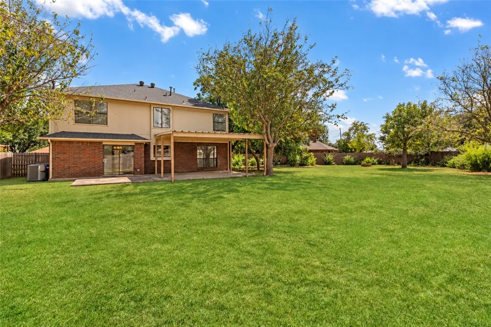 7217 Mccoy Drive Watauga, TX 76148
