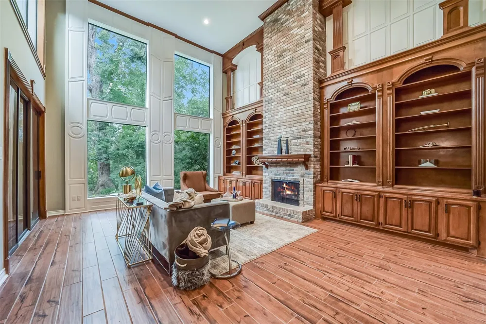 9566 Briar Forest Houston, TX 77063
