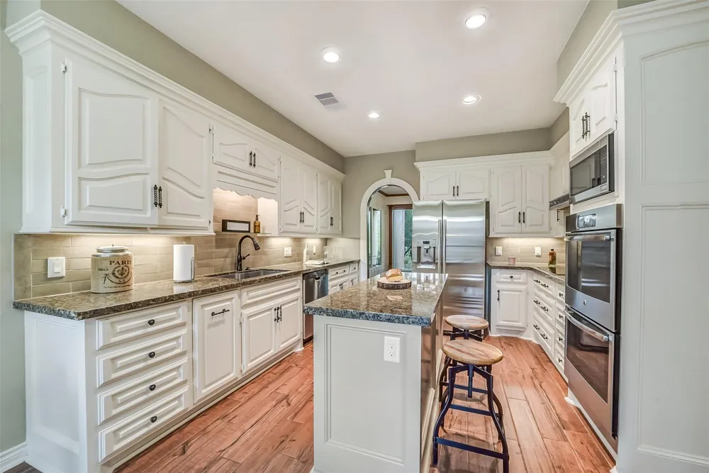 9566 Briar Forest Houston, TX 77063