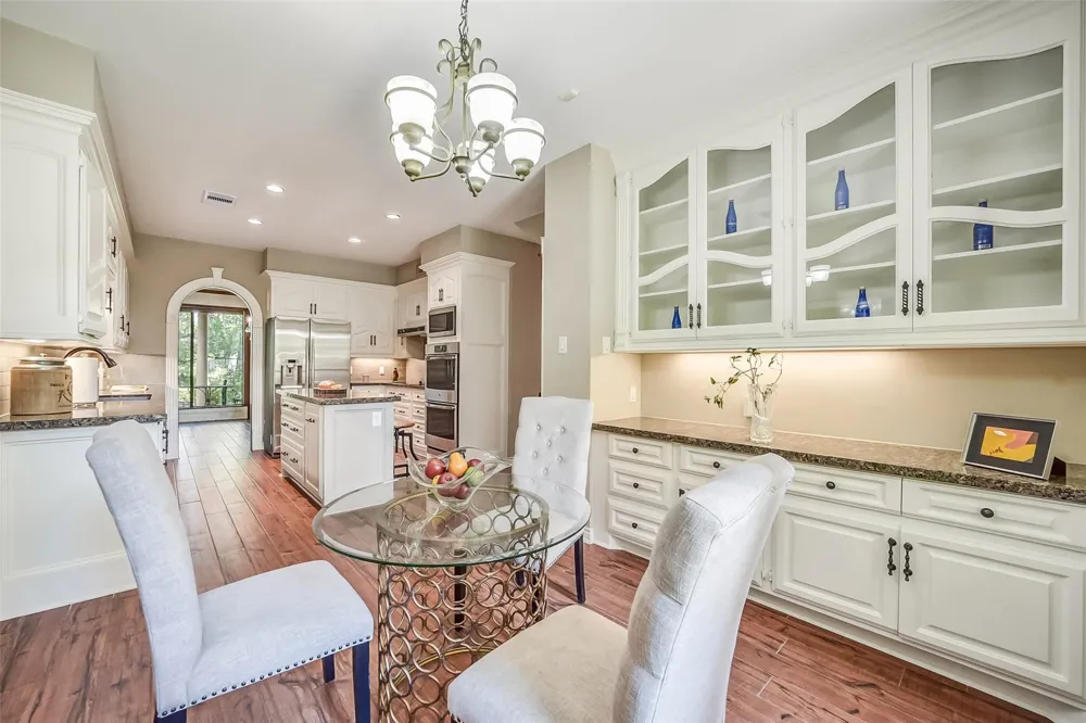 9566 Briar Forest Houston, TX 77063