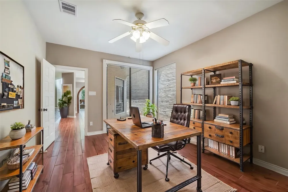9566 Briar Forest Houston, TX 77063