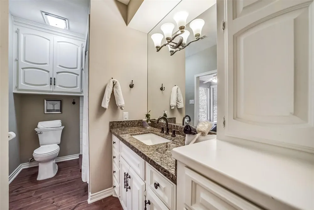 9566 Briar Forest Houston, TX 77063