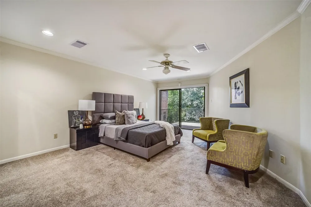 9566 Briar Forest Houston, TX 77063