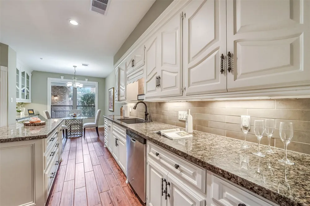 9566 Briar Forest Houston, TX 77063