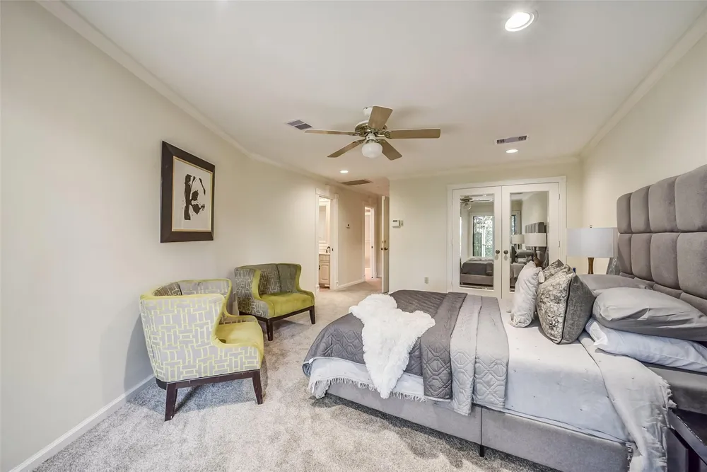 9566 Briar Forest Houston, TX 77063