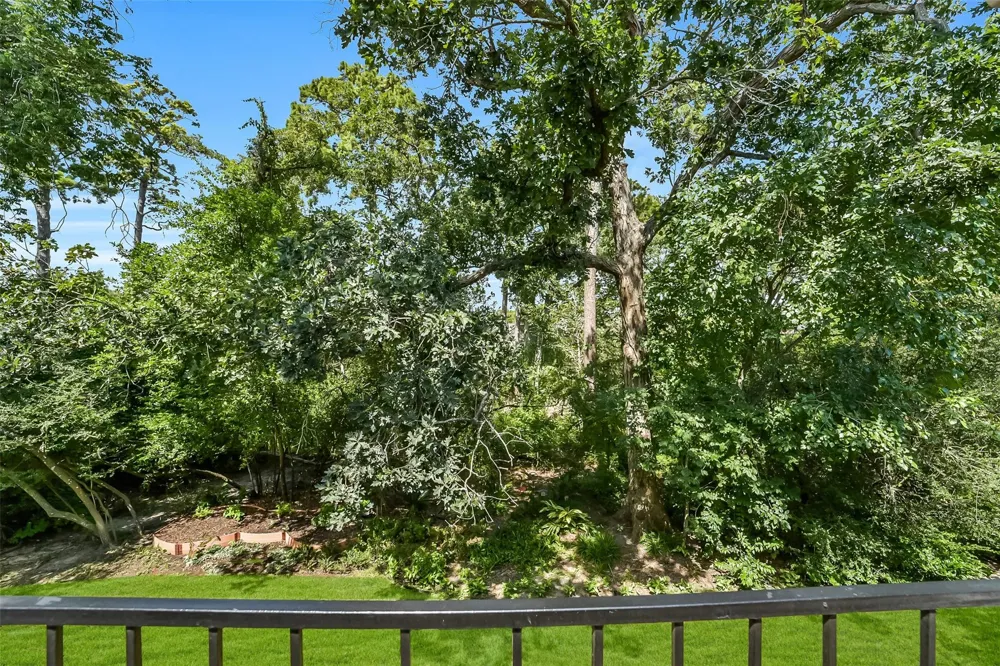 9566 Briar Forest Houston, TX 77063