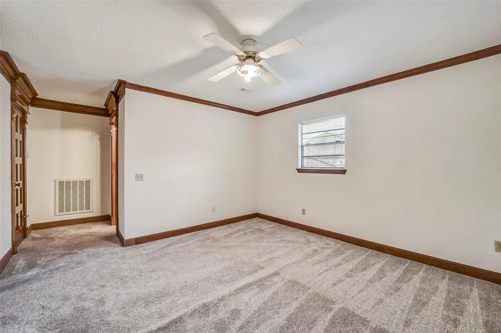 9566 Briar Forest Houston, TX 77063