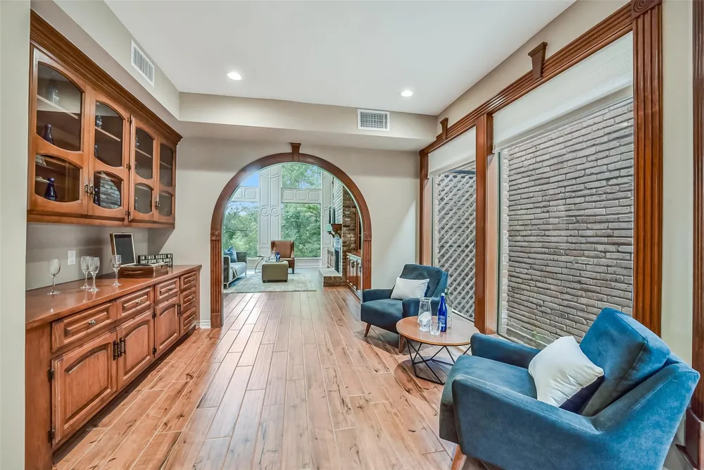 9566 Briar Forest Houston, TX 77063