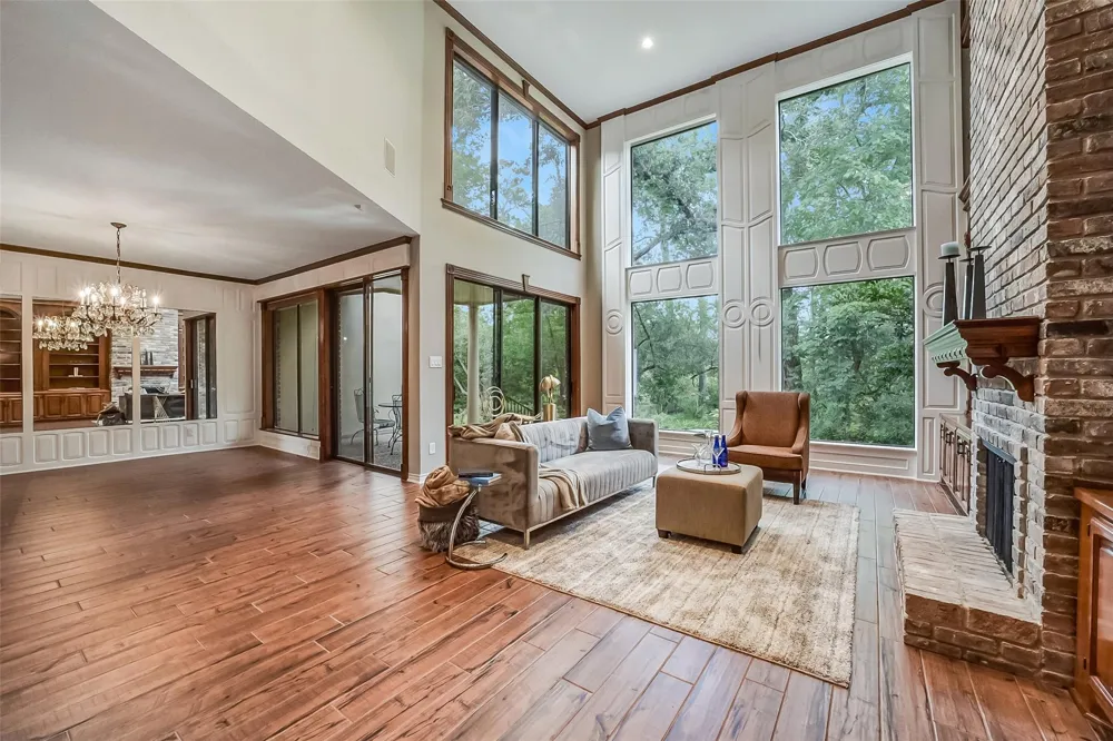 9566 Briar Forest Houston, TX 77063