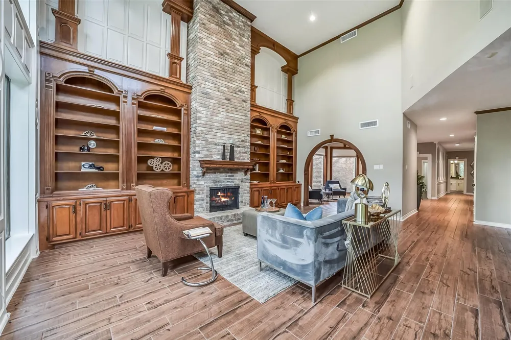 9566 Briar Forest Houston, TX 77063