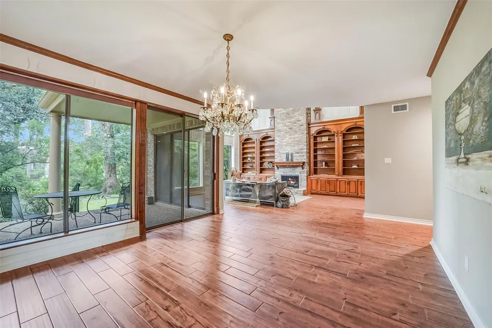 9566 Briar Forest Houston, TX 77063