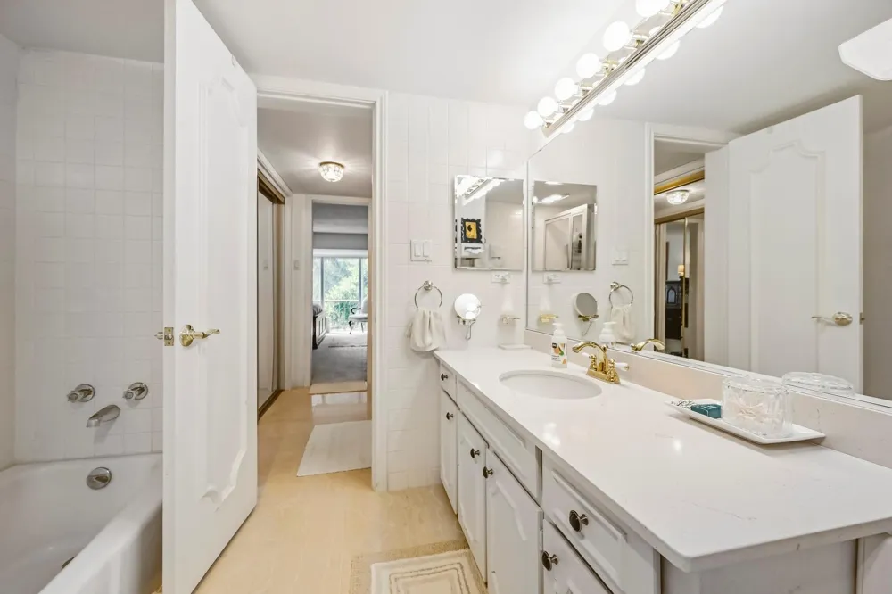 5050 Ambassador Way #201 Houston, TX 77056