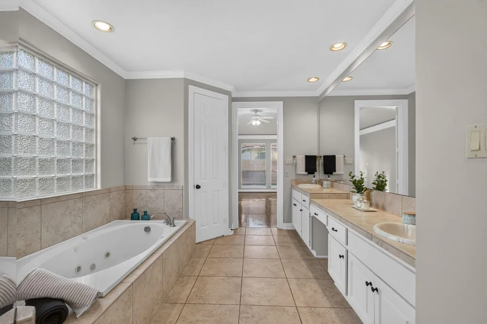 13511 Indigo Lake Houston, TX 77077