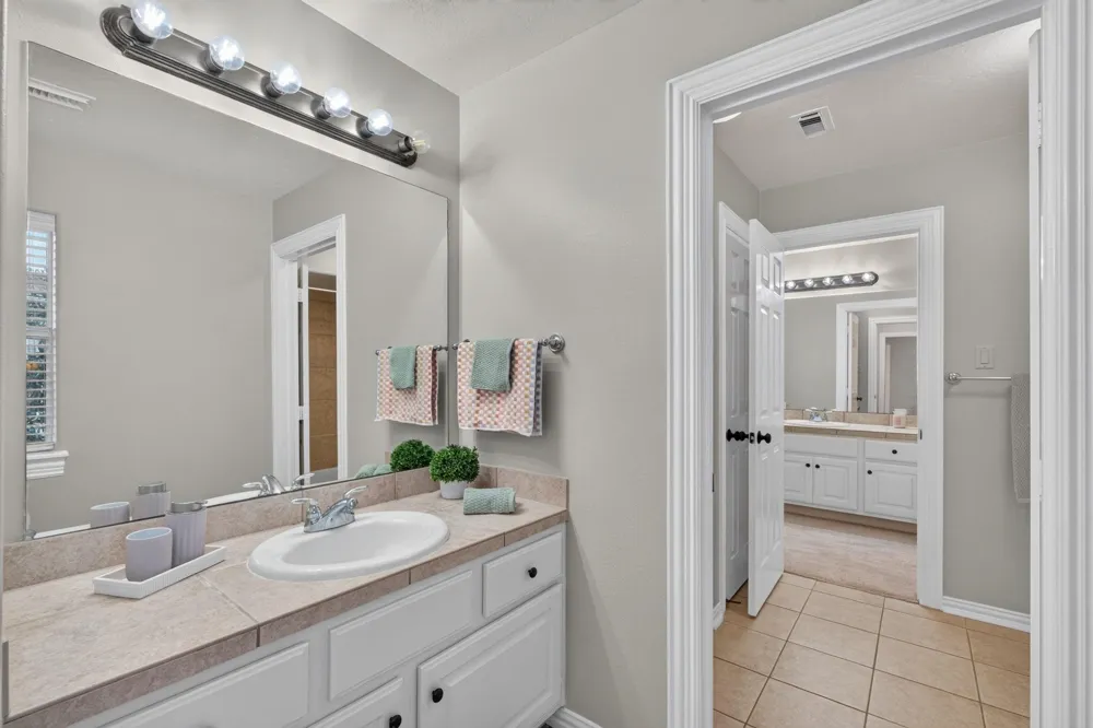 13511 Indigo Lake Houston, TX 77077