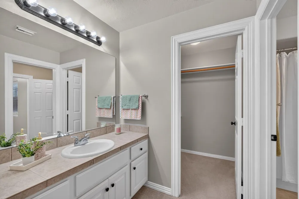13511 Indigo Lake Houston, TX 77077
