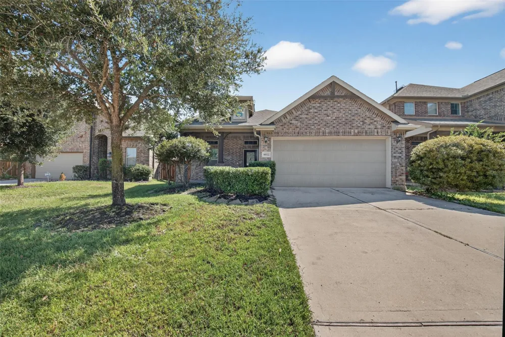 8922 Pinenut Drive Cypress, TX 77433