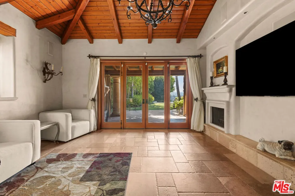 1617 Tower Grove Drive Los Angeles, CA 90210