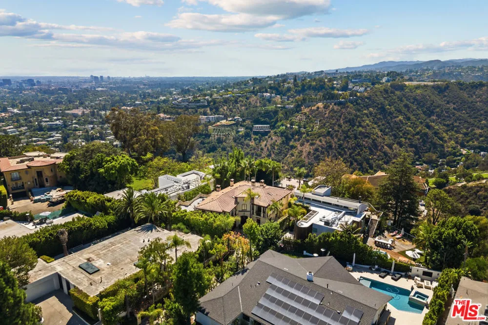1617 Tower Grove Drive Los Angeles, CA 90210