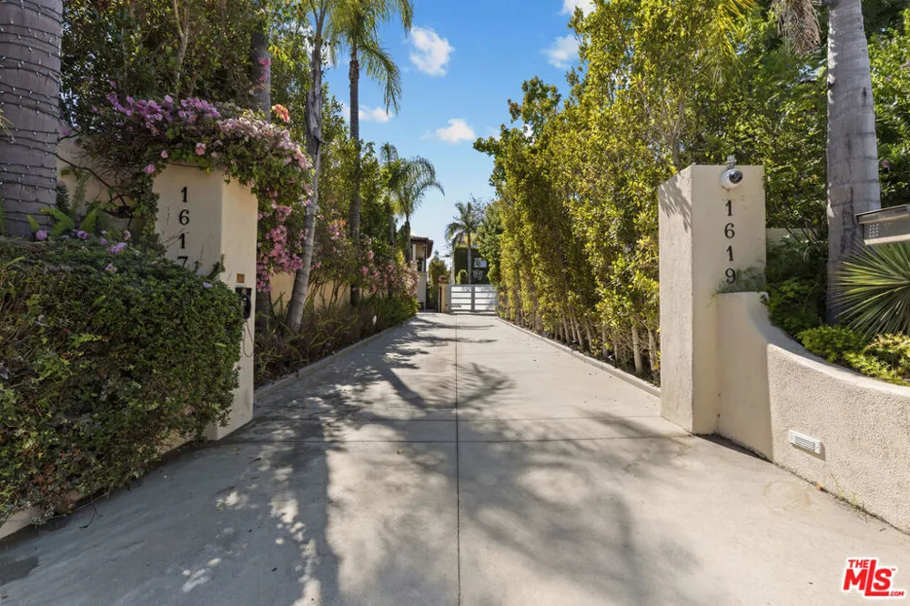 1617 Tower Grove Drive Los Angeles, CA 90210