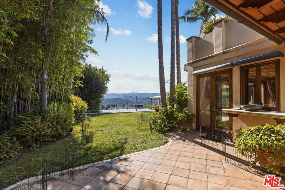 1617 Tower Grove Drive Los Angeles, CA 90210