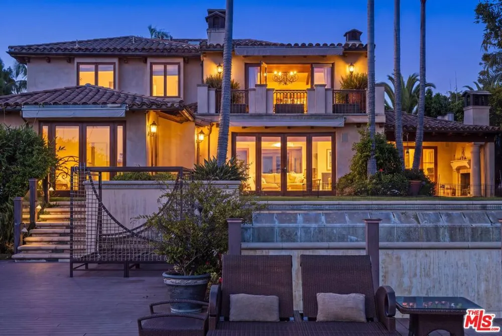 1617 Tower Grove Drive Los Angeles, CA 90210