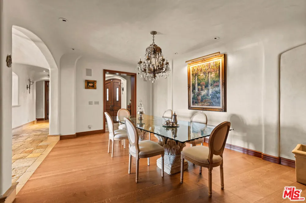 1617 Tower Grove Drive Los Angeles, CA 90210