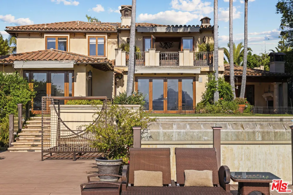 1617 Tower Grove Drive Los Angeles, CA 90210