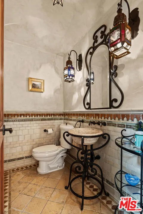 1617 Tower Grove Drive Los Angeles, CA 90210