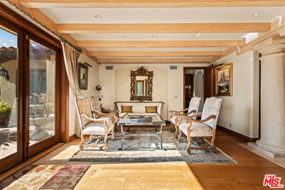 1617 Tower Grove Drive Los Angeles, CA 90210