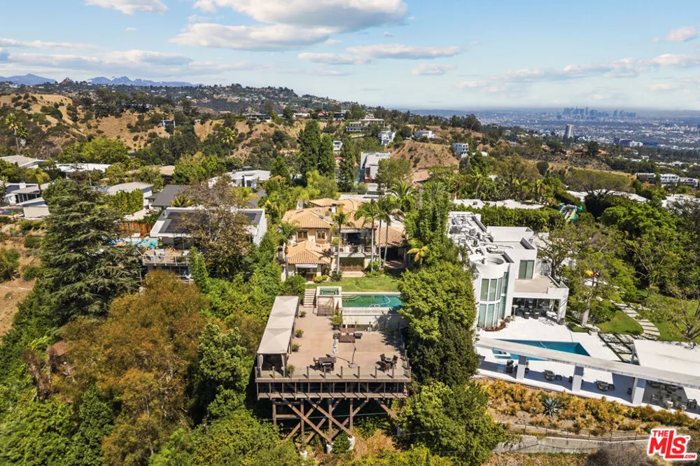 1617 Tower Grove Drive Los Angeles, CA 90210